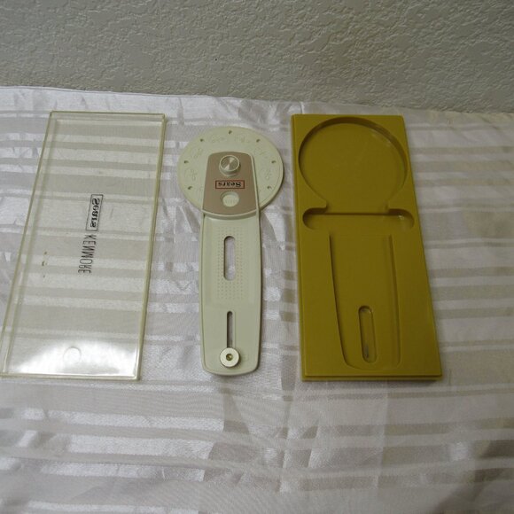 Sears Vintage Kenmore White Buttonholer Sewing Machine Attachment with Case MCM - Picture 4 of 6